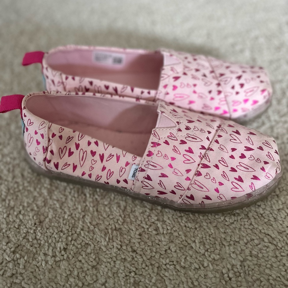 Toms Pink Heart-Print Slip-On Sneakers for Kids